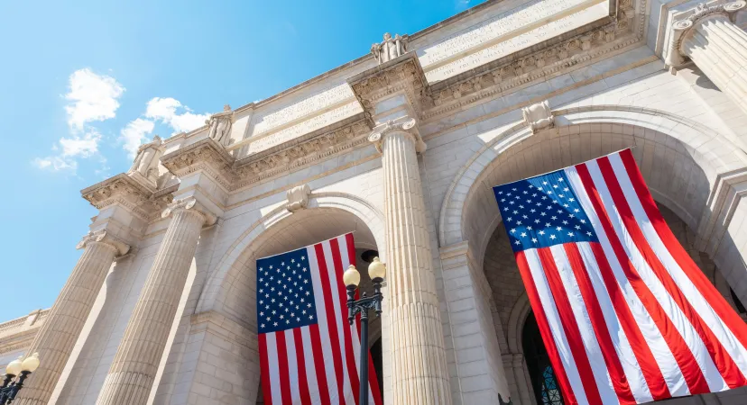 Drapeau américain devant la gare de Washington