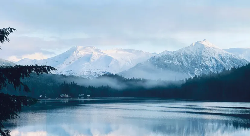 Lac Auke dans la baie Auke à Juneau