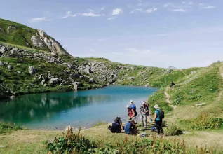 Lac Bleu avec des randonneurs