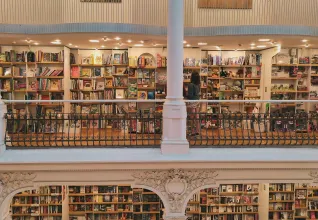 Librairie "Carrousel de cartes" à Bucarest