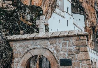 Le monastère d'Ostrog