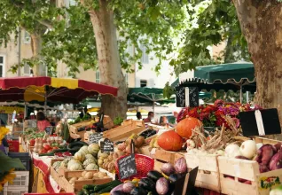 Marché artisanal à Aix en Provence